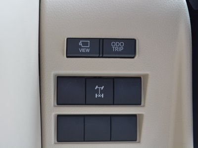 صورة مصغرة 37 لـ 2024 Toyota LAND CRUISER 300