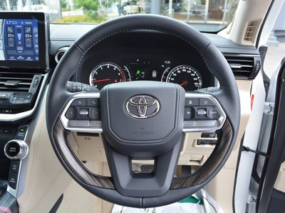 صورة مصغرة 34 لـ 2024 Toyota LAND CRUISER 300