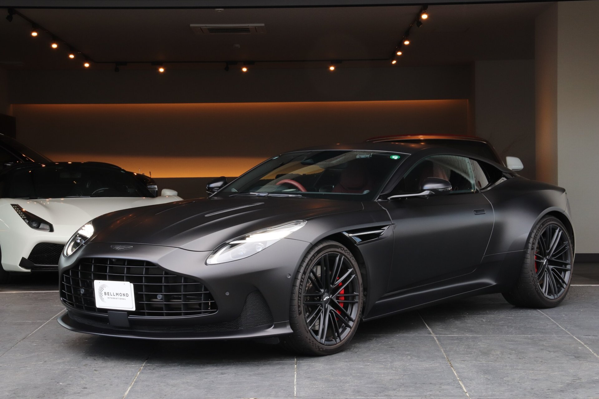 ASTON MARTIN DB12 - View 1