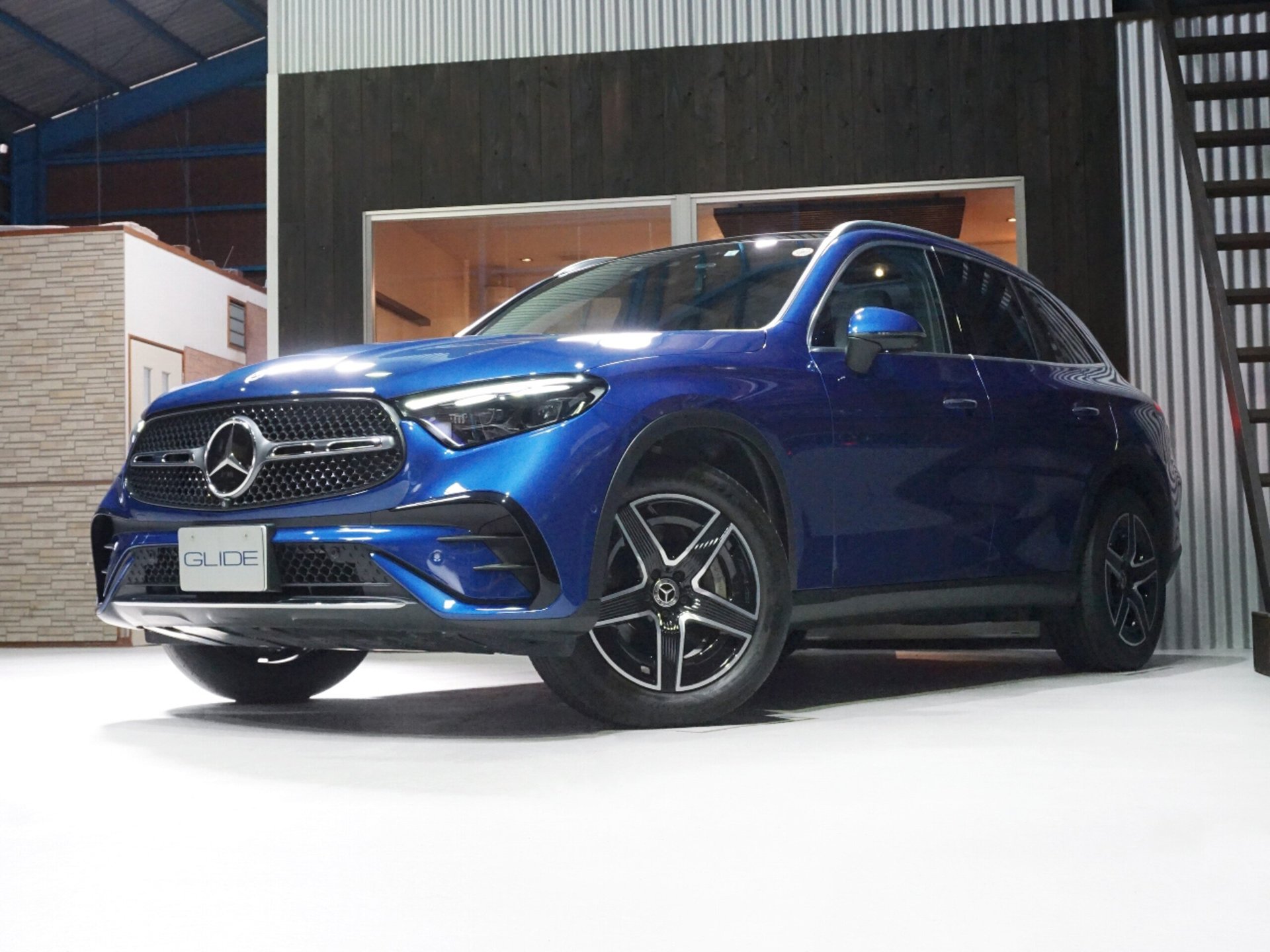 MERCEDES-BENZ GLC - View 1