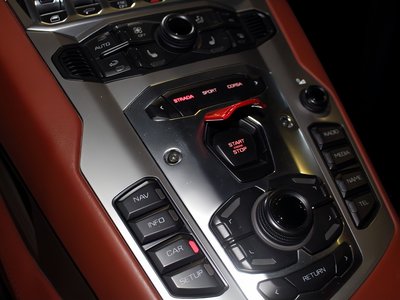 2017 Lamborghini AVENTADOR 缩略图 12