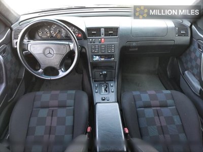 MERCEDES-BENZ C-CLASS - 3