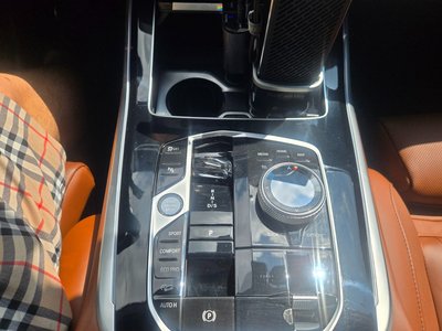 2024 BMW X7 缩略图 18