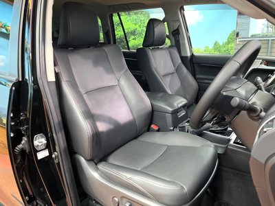 TOYOTA LAND CRUISER PRADO - 10