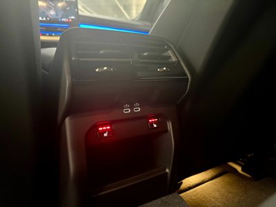 2025 BMW 5 SERIES 缩略图 18