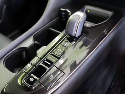 صورة مصغرة 40 لـ 2024 Toyota CROWN SPORT