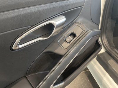 صورة مصغرة 40 لـ 2024 Porsche 718