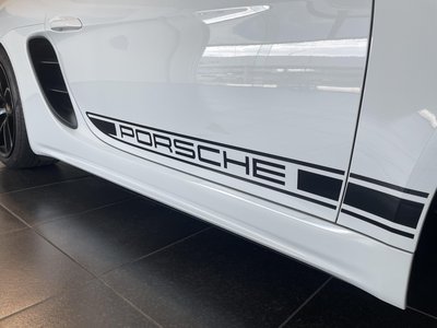 صورة مصغرة 16 لـ 2024 Porsche 718