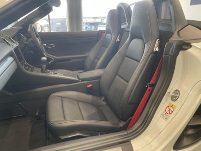 صورة مصغرة 35 لـ 2024 Porsche 718