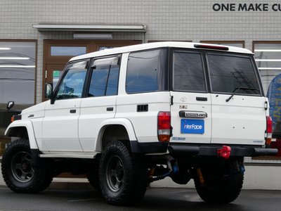 TOYOTA LAND CRUISER 70 - 10
