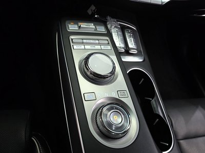 صورة 9 لـ 2022 Genesis ELECTRIFIED GV70