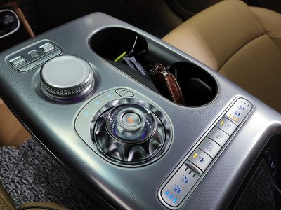 صورة 9 لـ 2022 Genesis GV60