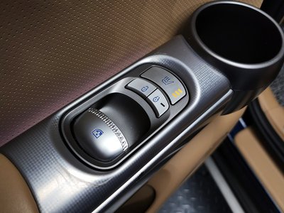 2022 Genesis GV60 — миниатюра 18