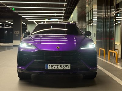 LAMBORGHINI URUS - 1