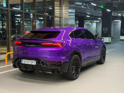LAMBORGHINI URUS - 3