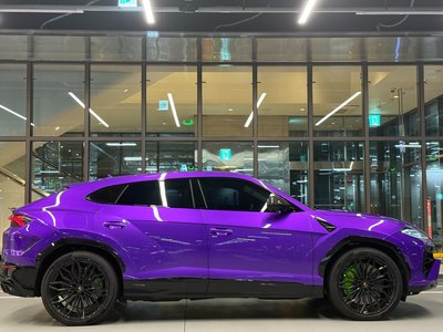 LAMBORGHINI URUS - 2