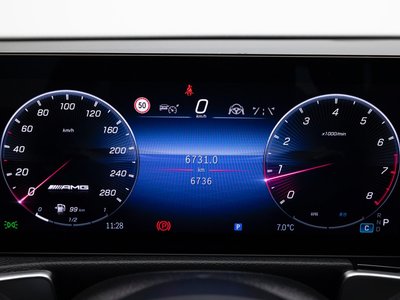 MERCEDES-BENZ GLB - 8