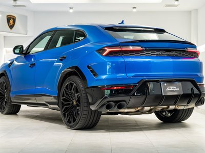 LAMBORGHINI URUS - 8