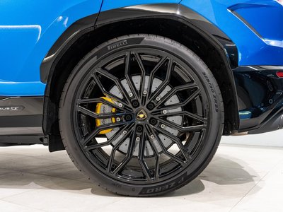 LAMBORGHINI URUS - 10