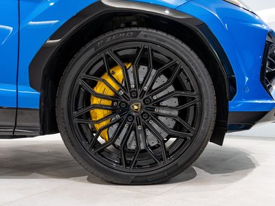 LAMBORGHINI URUS - 9