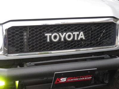 TOYOTA LAND CRUISER - 10