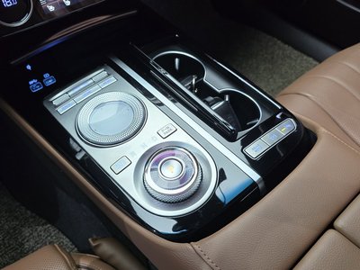 GENESIS G80 (RG3) - 9