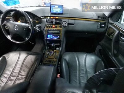 MERCEDES-BENZ E-CLASS - 3