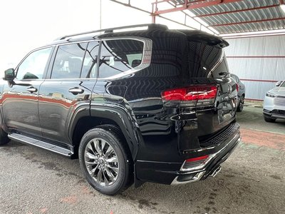 TOYOTA LAND CRUISER 300 - 9