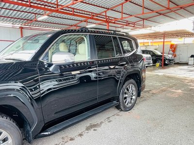 TOYOTA LAND CRUISER 300 - 8