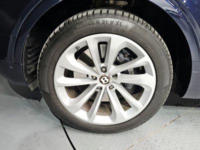 BENTLEY BENTAYGA - 6