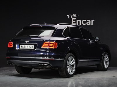 BENTLEY BENTAYGA - 4