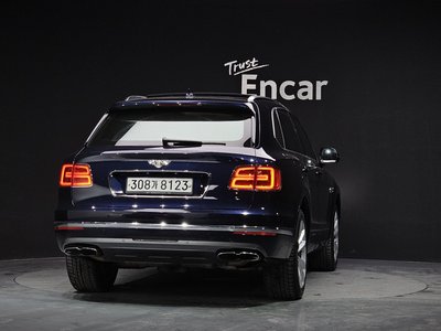 BENTLEY BENTAYGA - 3
