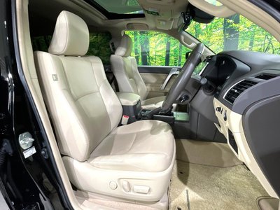 TOYOTA LAND CRUISER PRADO - 8