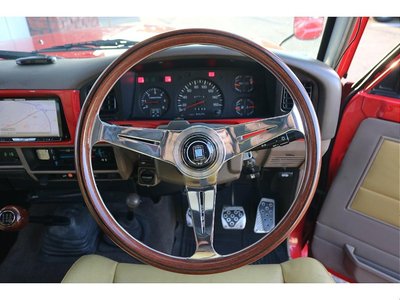 TOYOTA LAND CRUISER 70 - 5