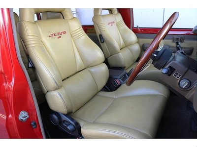 TOYOTA LAND CRUISER 70 - 4