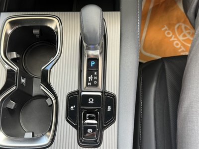 صورة مصغرة 32 لـ 2025 Lexus RX