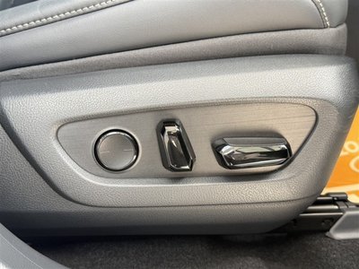 صورة مصغرة 33 لـ 2025 Lexus RX