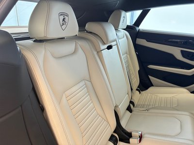 2025 Lamborghini URUS — фото 10