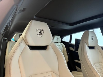 2025 Lamborghini URUS — миниатюра 26