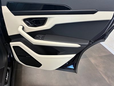 2025 Lamborghini URUS — миниатюра 22