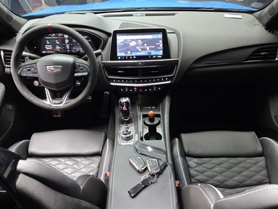صورة 5 لـ 2023 Cadillac CT5-V