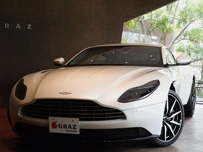 ASTON MARTIN DB11 - 1