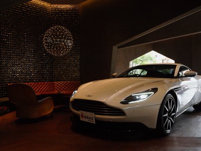 ASTON MARTIN DB11 - 10