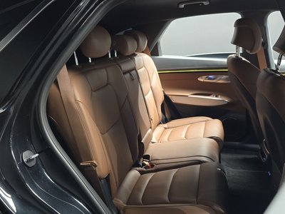 2024 Genesis GV70 — миниатюра 17