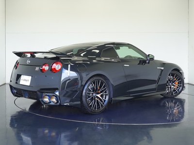 NISSAN GT-R - 2