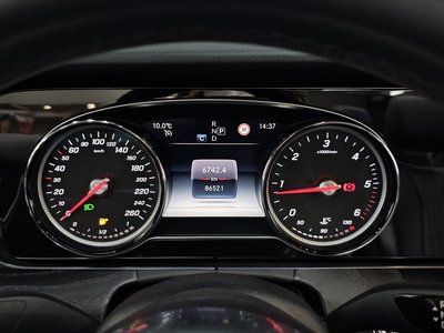 MERCEDES-BENZ E-CLASS - 8