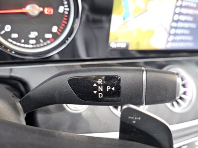 MERCEDES-BENZ E-CLASS - 9