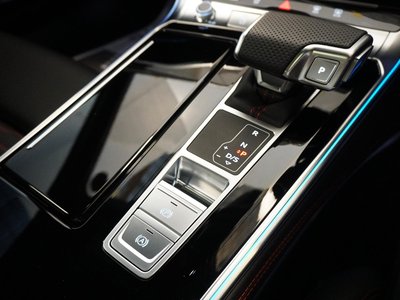2025 AUDI RS6 AVANT — миниатюра 19