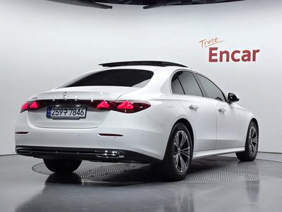 MERCEDES-BENZ E-CLASS - 4