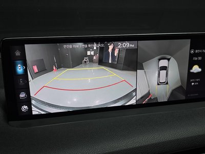 2023 Genesis GV70 — миниатюра 15